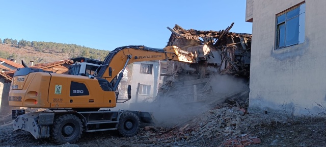 Osmangazi’de Metruk Bina Yıkımları Hız Kazandı