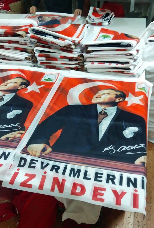 Osmangazi’den Vatandaşlara Türk Bayrağı