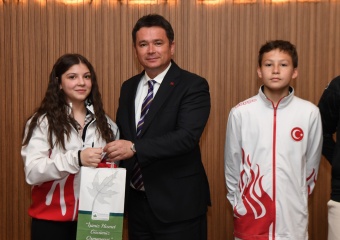 Şampiyon Sporculardan Başkan Aydın’a Ziyaret