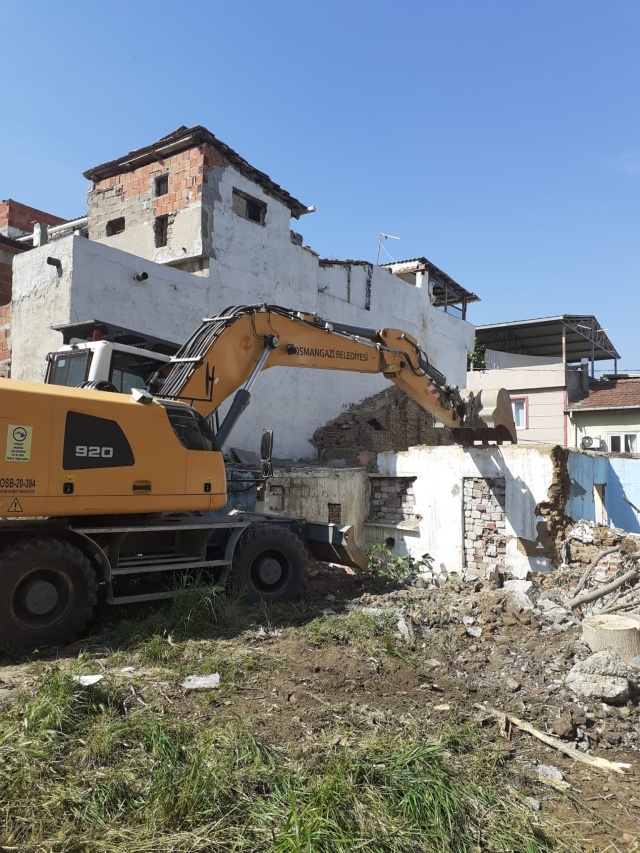 Osmangazi’de Metruk Bina Mesaisi