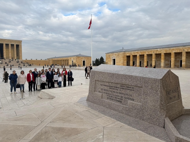 Başkan Aydın, Osmangazili Çocuklar İle Ata’nın Huzurunda