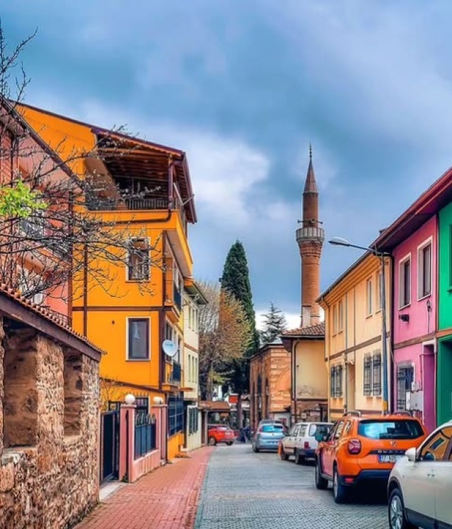 Üftade Sokak Sur Üstü